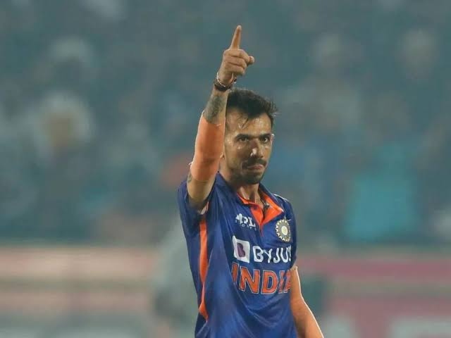 25 करोड़ के बंगले से लेकर करोड़ों की संपत्ति तक, जानिए 'फिरकी मास्टर' की पूरी दौलत
