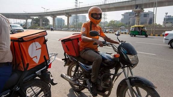 स्विगी के शेयरों पर दबाव, कंपनी के बड़े ऐलान के बाद निवेशकों ने बेचे स्टॉक